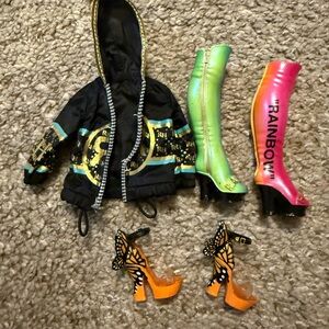 Rainbow high school accessories